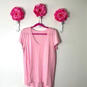 Lilly Pulitzer Light Pink V-Neck Short Sleeve Tee